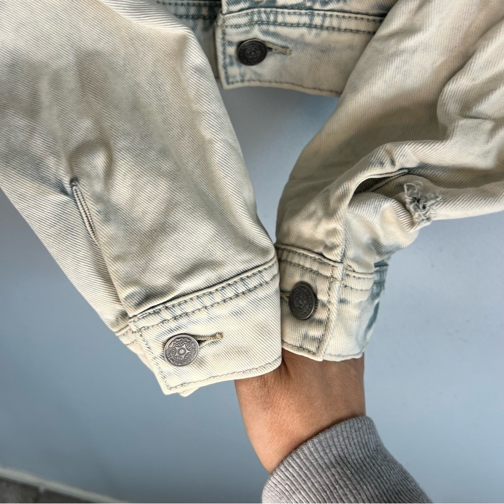 Free People Womens Baja Jean Jacket Trash White Wash Denim Sz 6 Distressed - Picture 13 of 16